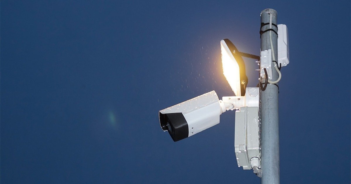 আলো ও নিরাপত্তাঃ